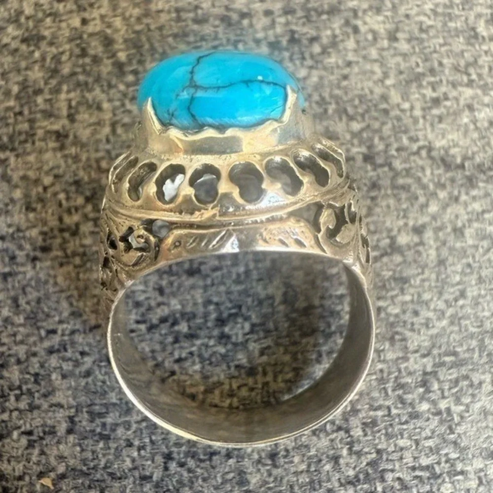 Southwestern Dyed Howlite Turquoise Statement‎ Ring Sterling Silver Filigree
